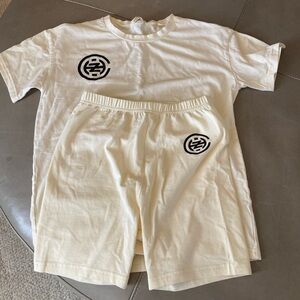 Kids 2 piece set cream color size 6/8.